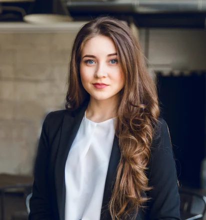 Dr. Elena Rossi Managing Partner Strategy at Synergos Capital AG